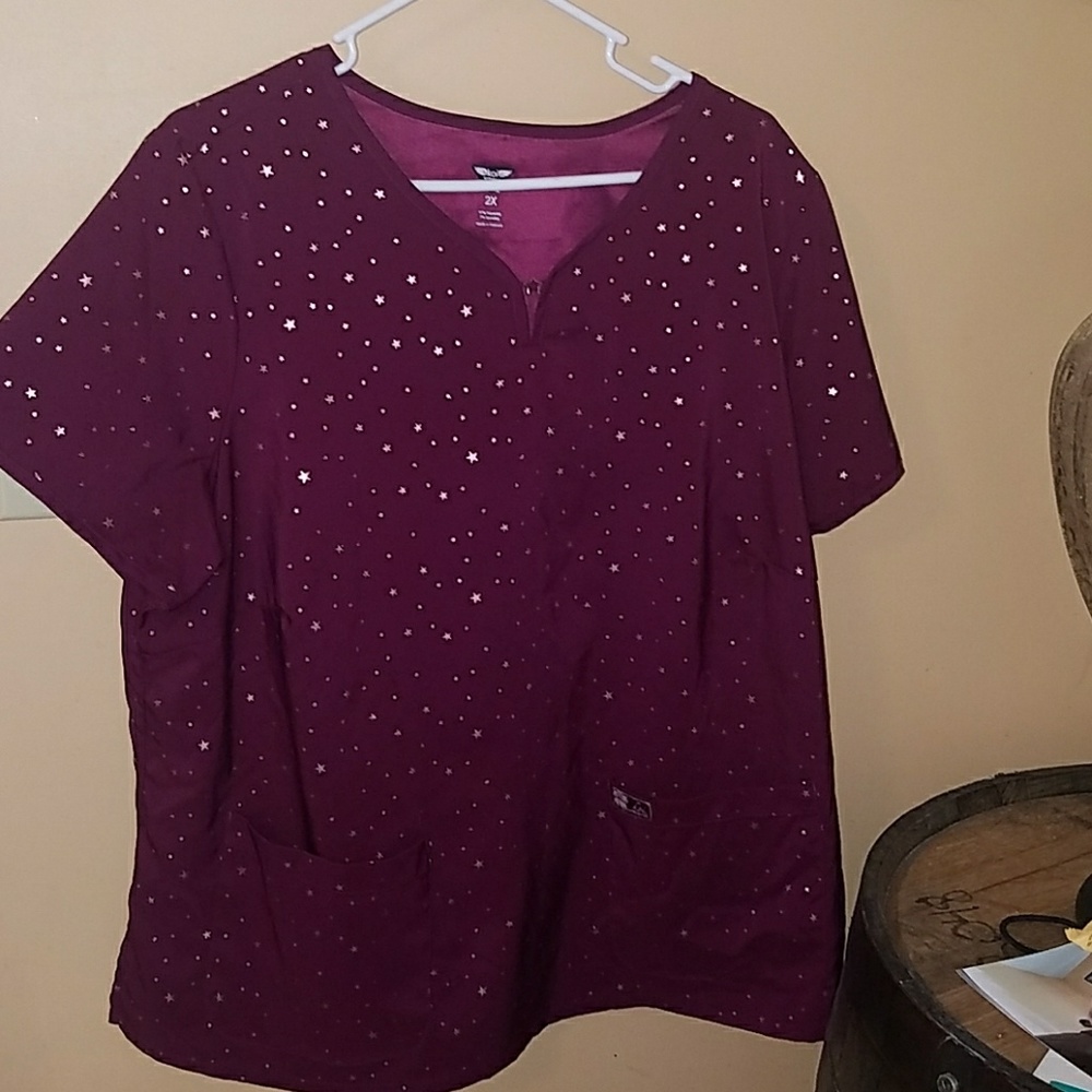 2X koi stretch scrub top